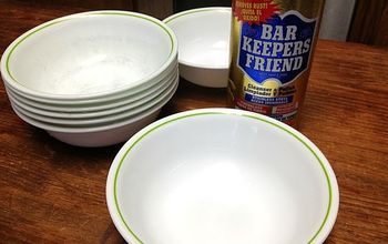 How to Clean Silverware Marks From Corelle Dishes