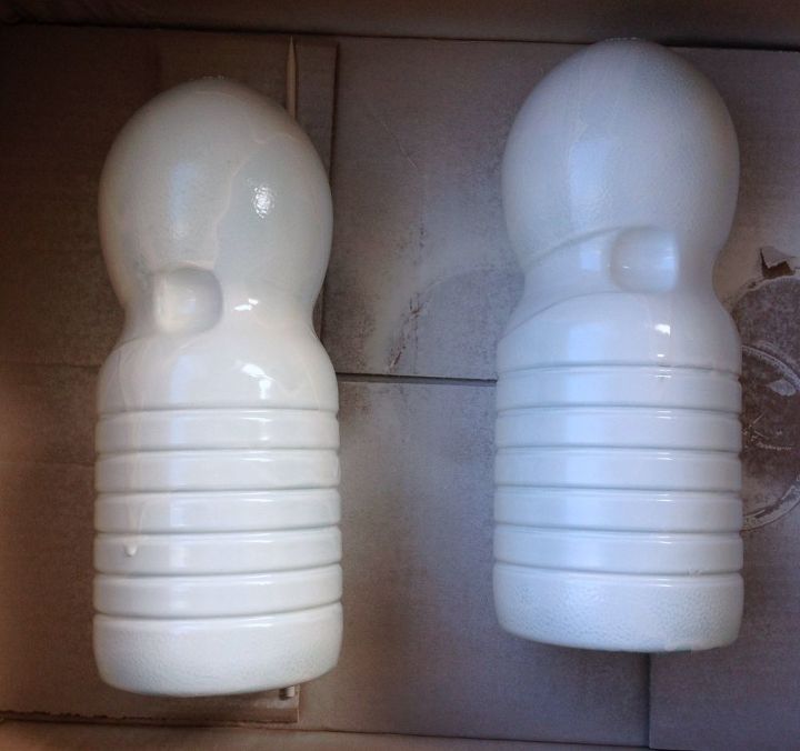 bonecos de neve de garrafas de suco recicladas