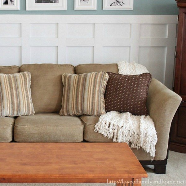 s 18 budget friendly home updates for guests, home decor, seasonal holiday decor, Fluff Up Your Worn Couch Cushions