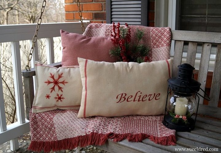 quick easy stenciled holiday pillows, chalkboard paint, crafts, reupholster