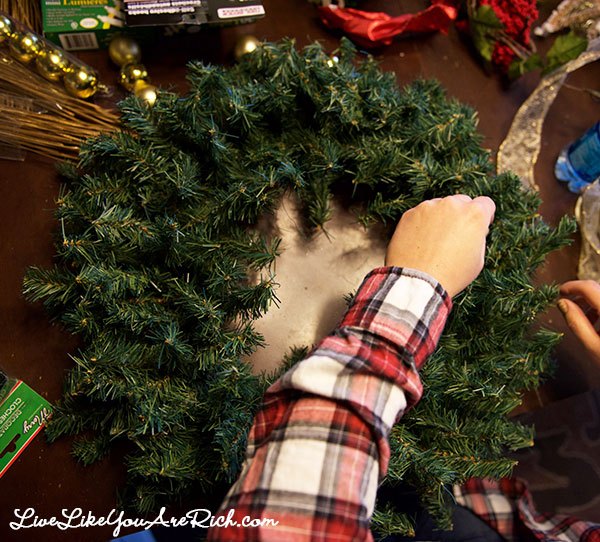 christmas wreath how to dollar store, christmas decorations, crafts, how to, seasonal holiday decor, wreaths