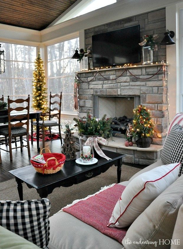 cozy christmas back porch, christmas decorations, decks, home decor, porches, seasonal holiday decor