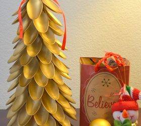 diy spoon christmas tree, christmas decorations, crafts, repurposing upcycling, seasonal holiday decor