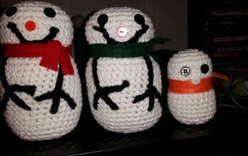 Crocheted Snowman Family