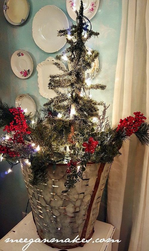 s 23 easy christmas ideas for the last minute, christmas decorations, seasonal holiday decor, Use as much vintage as possible