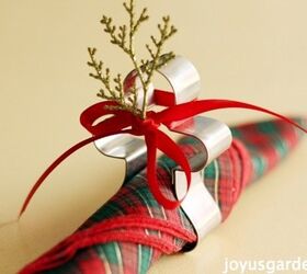 two christmas napkin ring ideas, christmas decorations, crafts, seasonal holiday decor