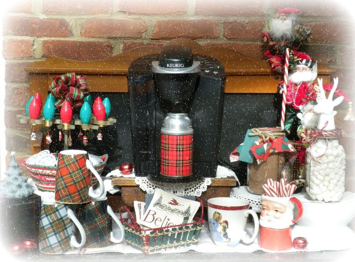 chirstmas holidy hot drink stand, christmas decorations, seasonal holiday decor, Thermos drinks to go