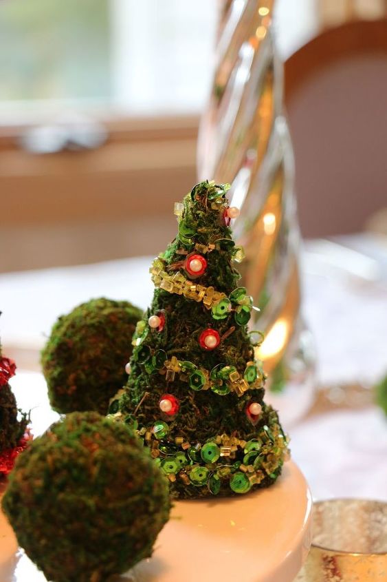 diy christmas tree tablescape, christmas decorations, seasonal holiday decor