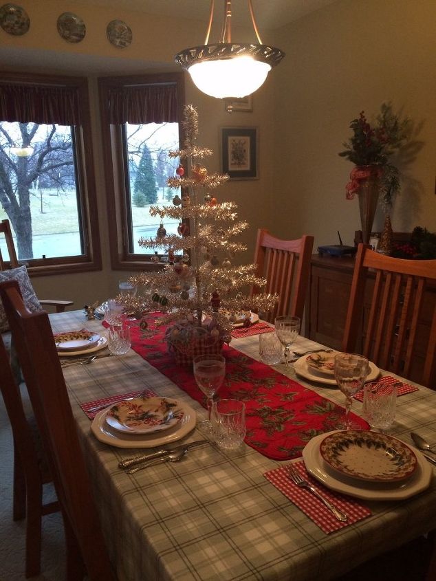 jazzy christmas dinner table setting, christmas decorations, seasonal holiday decor, All ready for family and friends