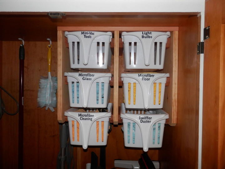 organize e armazene armrio de pinho recuperado em uma estao de limpeza