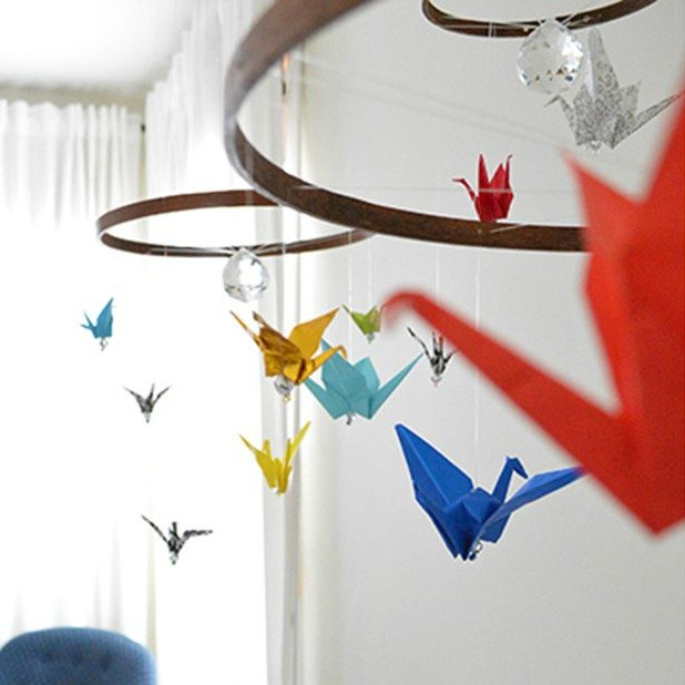 13 cosas increblemente creativas para hacer con el calendario del ao pasado, Los p jaros Origami Nursery Decor