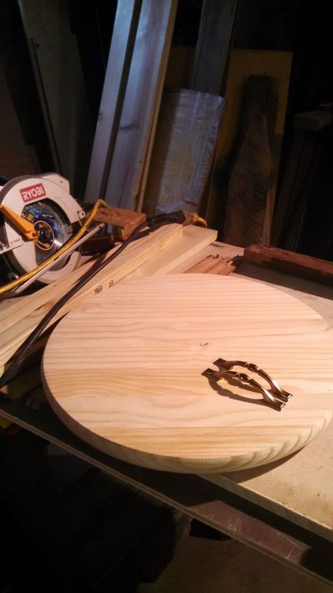 crculos de madeira pr cortados se transformaram em elegantes bandejas de servir