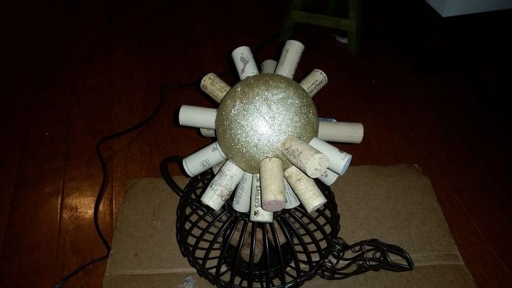 DIY Wine Cork Ball DIY wine cork ball