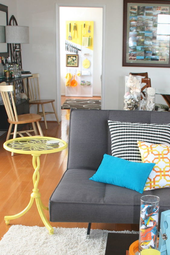 neutral living room w pop s of color, home decor, living room ideas, hand made pillows
