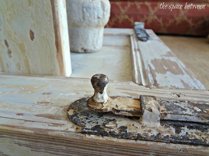 use old doors to diy a rustic and eclectic coffee table, painted furniture, repurposing upcycling, rustic furniture, coffee table close up