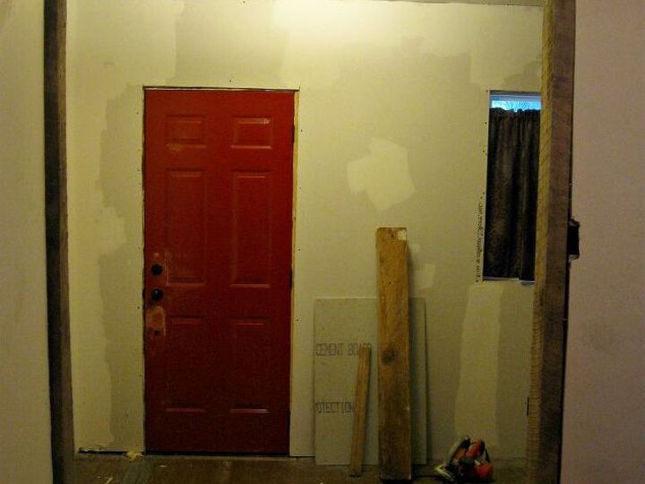 q what color, doors, foyer, painting, The inside of the front door will be repainted white but will remain red when open What color should the room be