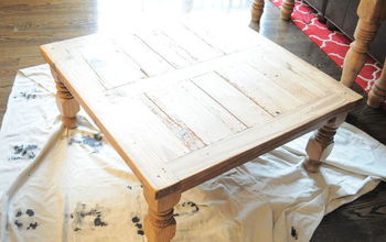 Convirtiendo una vieja mesa en una otomana