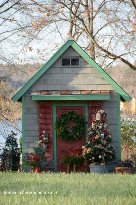 christmas sprucing of the potting shed porch, christmas decorations, outdoor living, seasonal holiday decor