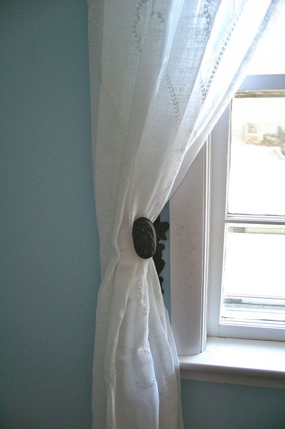 vintage doorknob tiebacks for a simple window treatment, home decor, window treatments