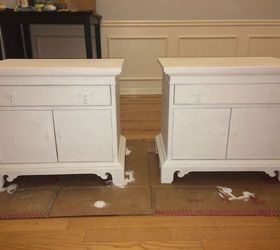 diy nightstand makeover using annie sloan chalk paint, LEFT distressed RIGHT not distressed