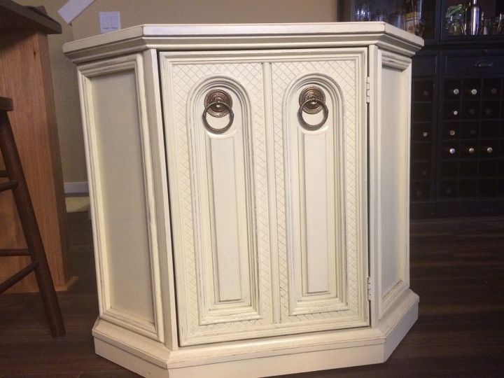 q color ideas for distressing funky tv stand, chalk paint, Front handles unscrew