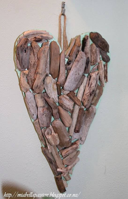 a simple driftwood heart, crafts, repurposing upcycling