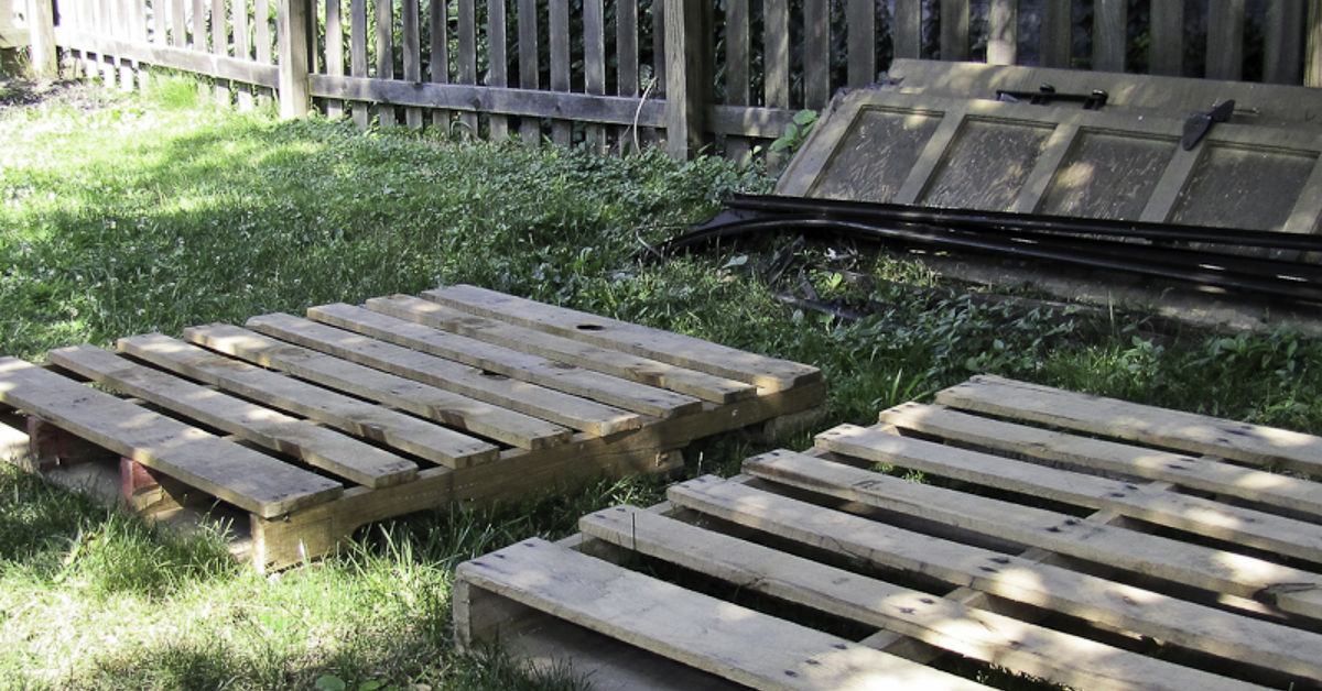 Industrial look Pallet Coffee Table | Hometalk