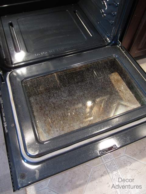 como limpiar la puerta del horno de forma natural