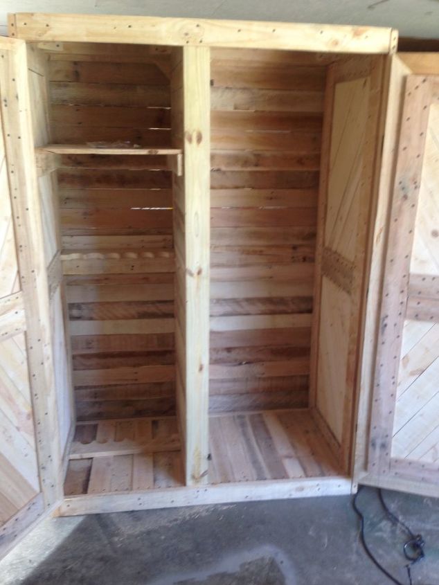 Repurposed Pallet Gun Cabinet Hometalk