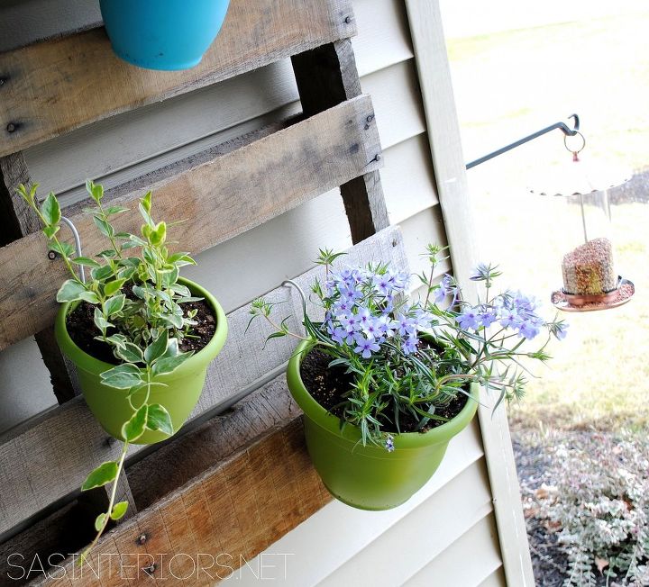 Diy Vertical Pallet Garden With Colorful Pots Flowers Gardening Repurposing Upcycling Diy Vertical Pallet Garden With Colorful Pots Flowers Gardening Repurposing Upcycling