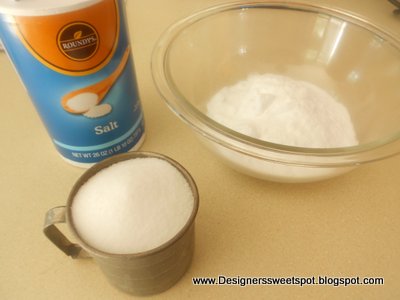 limpador de ralo diy, Misture 1 x cara de bicarbonato de s dio com 1 x cara de sal