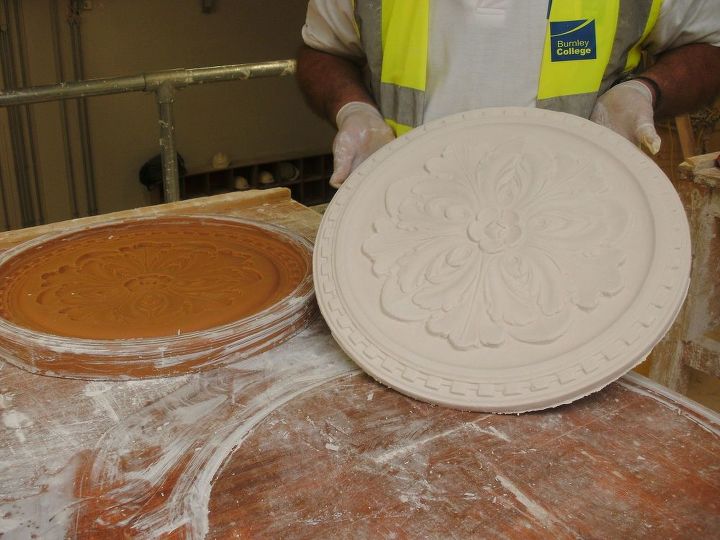 how to make a ceiling rose, Clean the flood mould ready for making another cast