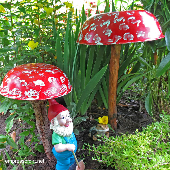 comece um jardim encantado com um cogumelo caseiro, Mude a cena a cada poucos dias e adicione novos elementos para surpreender seus filhos