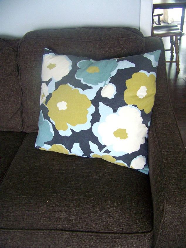 easy pillow cover tutorial, how to, reupholster