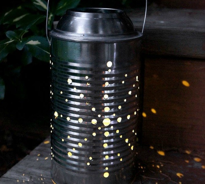 s 15 empty tin can hacks that will make your home look amazing, crafts, home decor, repurposing upcycling, Turn a can into a solar lantern