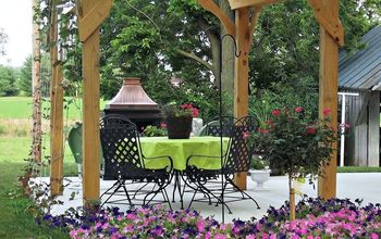 Build Your Own Pergola for an Outdoor Retreat