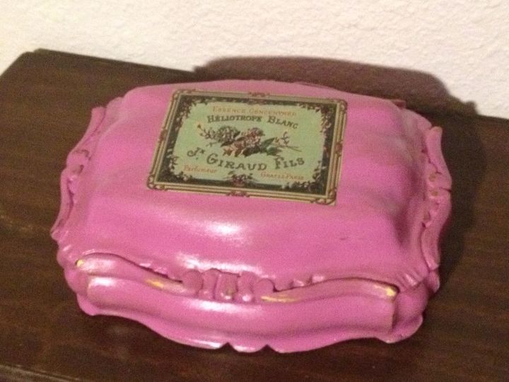 need an effective way to antique this three legged jewelry box, painting