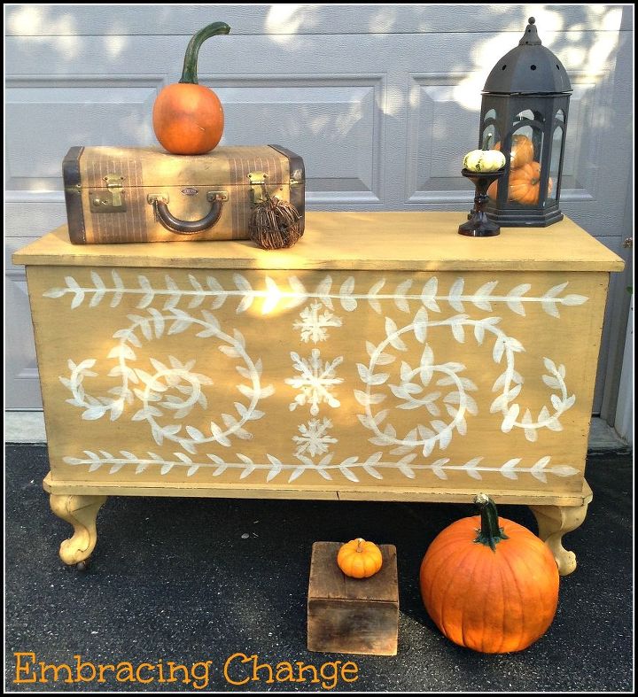 miss mustard seed milk painted antique cedar chest makeover, painted furniture, repurposing upcycling, seasonal holiday decor