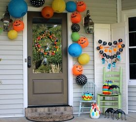 happy halloween front porch, chalkboard paint, crafts, curb appeal, halloween decorations, seasonal holiday decor, wreaths, I chose bright colors this year