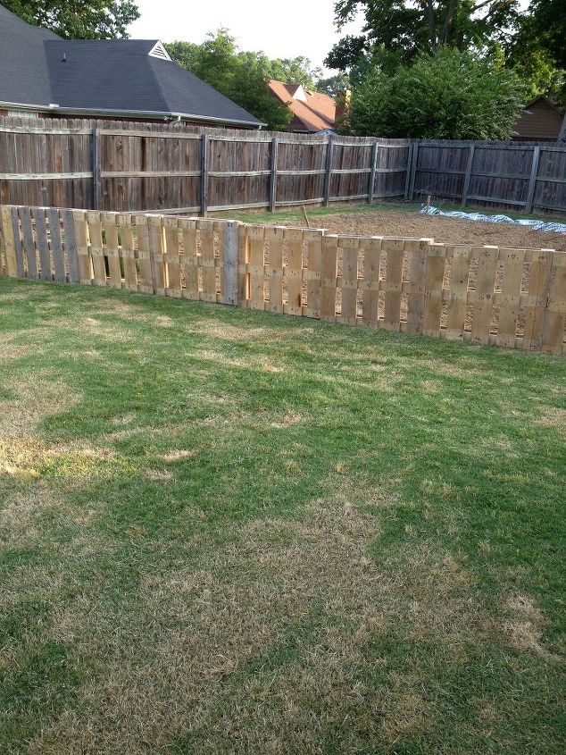 pallet fence, diy, fences, pallet, repurposing upcycling, My pallet fence around my garden