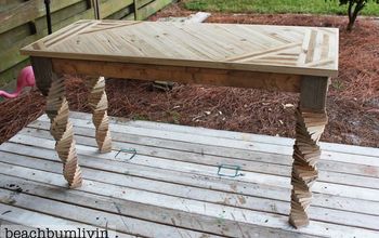 Entryway Table Made From Pallets and Fence Panels.