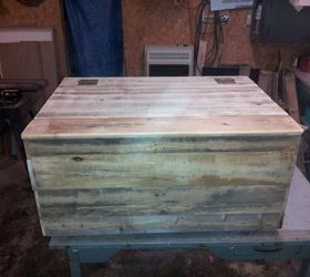 pallet lumber chest, painted furniture, pallet, repurposing upcycling, woodworking projects