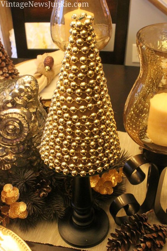 easy peasy diy christmas tree with gold beads, christmas decorations, crafts, seasonal holiday decor, 5 Minutes DIY Christmas Tree