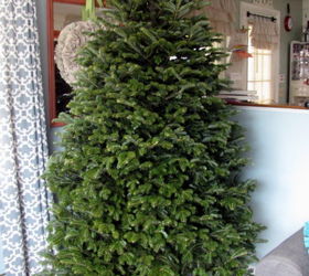 string your lights like rockefeller, lighting, seasonal holiday decor, You start with a tree