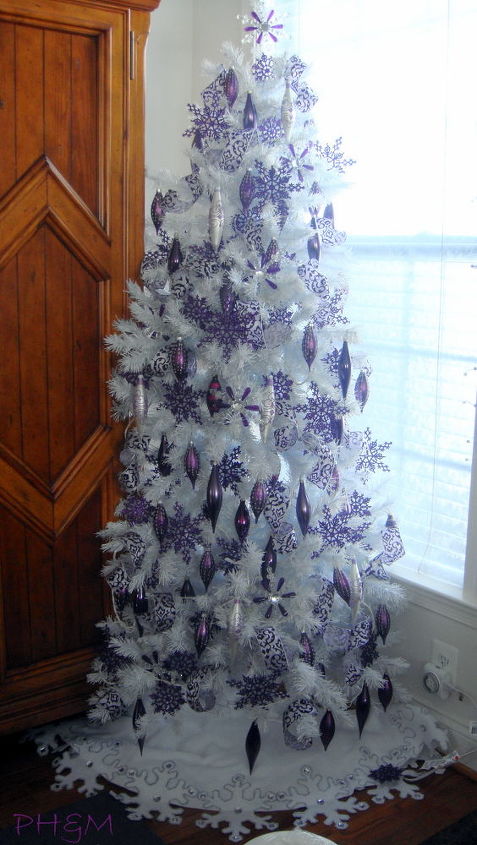 a purple christmas, christmas decorations, seasonal holiday decor, Get out of that holiday rut of reds and greens and add festive features of colors you love