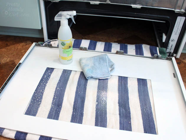 How To Clean Inside Your Oven Door Hometalk Clean The Inside Of Glass With A Rag And Cleaner