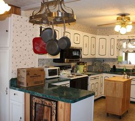 q need help on a diy kitchen redo without replacing cabinets, diy, home decor, home improvement, kitchen cabinets, kitchen design, painting, The photo was take before closing