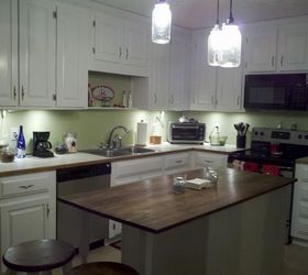faux granite painted counters with craft paint, countertops, diy, how to, kitchen design, kitchen island, painting, Before