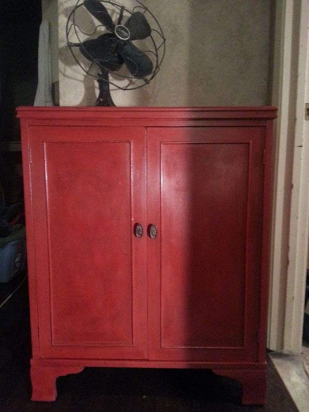lady in red, chalk paint, painted furniture, I love me some red
