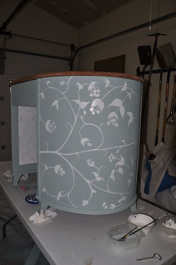 mesa de mogno pintada em forma de rim, Um lado feito Isso ser totalmente encerado quando feito